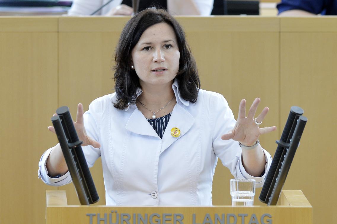 Anja Siegesmund spricht vor dem Thüringer Landtag