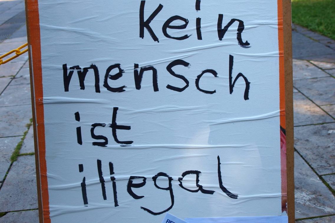 Plakat "Kein Mensch ist illegal!"