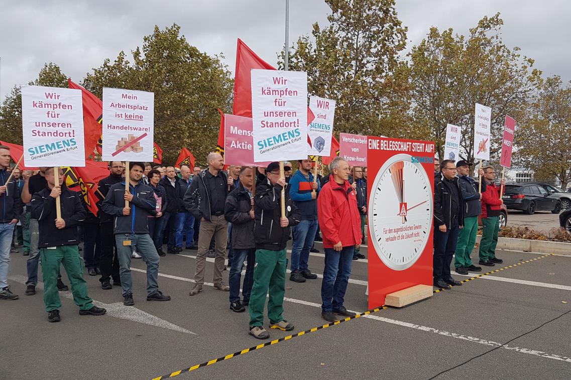Siemensbeschäftigte demonstrieren vor Erfurter Generatorenwerk