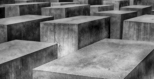 Stelen des Holocaustmahnmals in Berlins